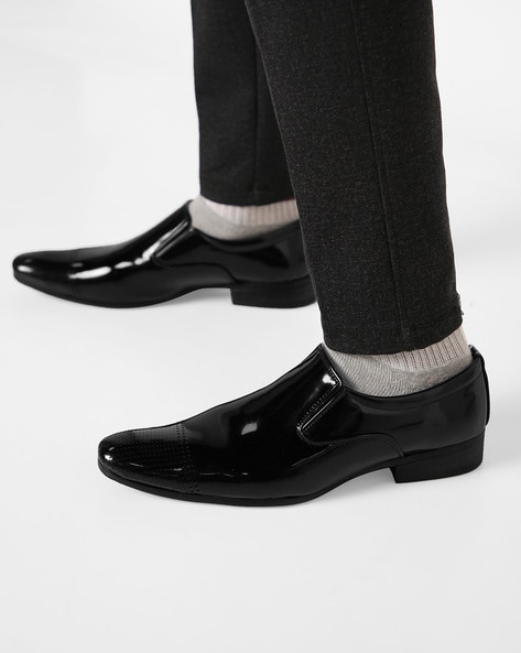 Escaro Low-Top Slip-On Shoes