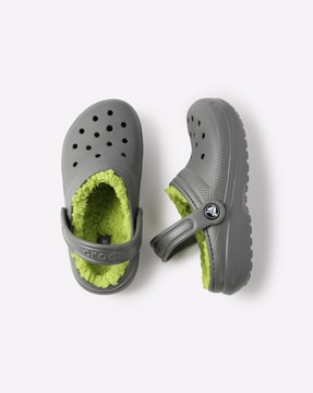 Crocs lined hot sale