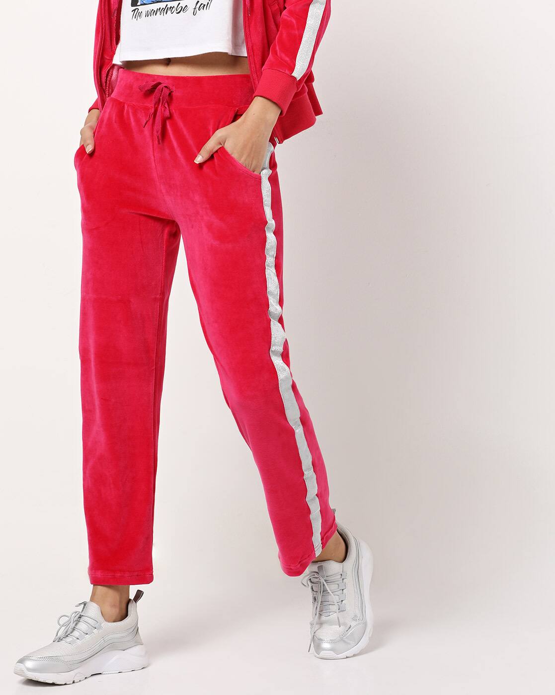 teamspirit track pants with side stripes