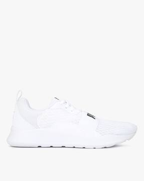 sport shoes low price online