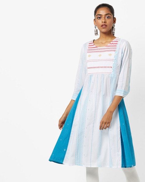 Aggregate 98+ white and off white kurtis latest