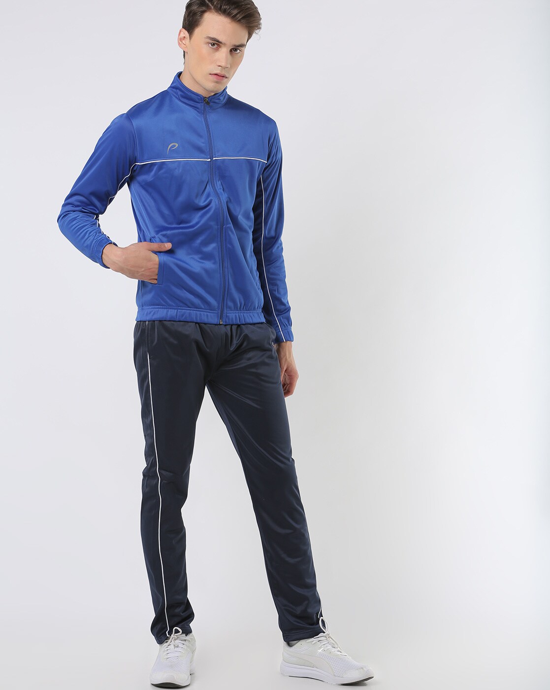 fit tracksuit