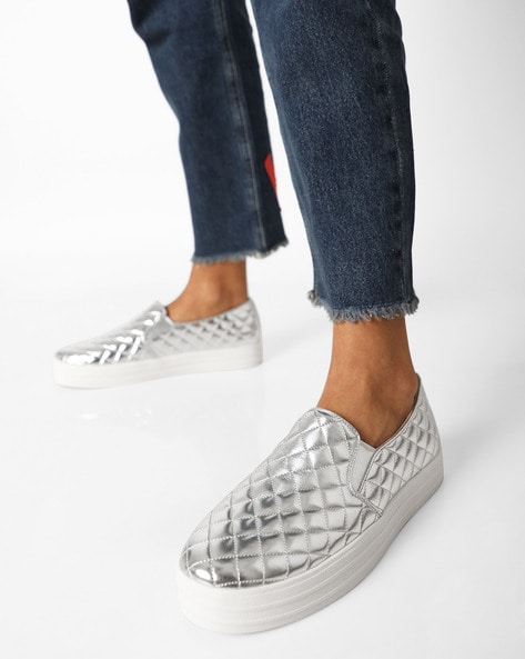 skechers quilted shoes