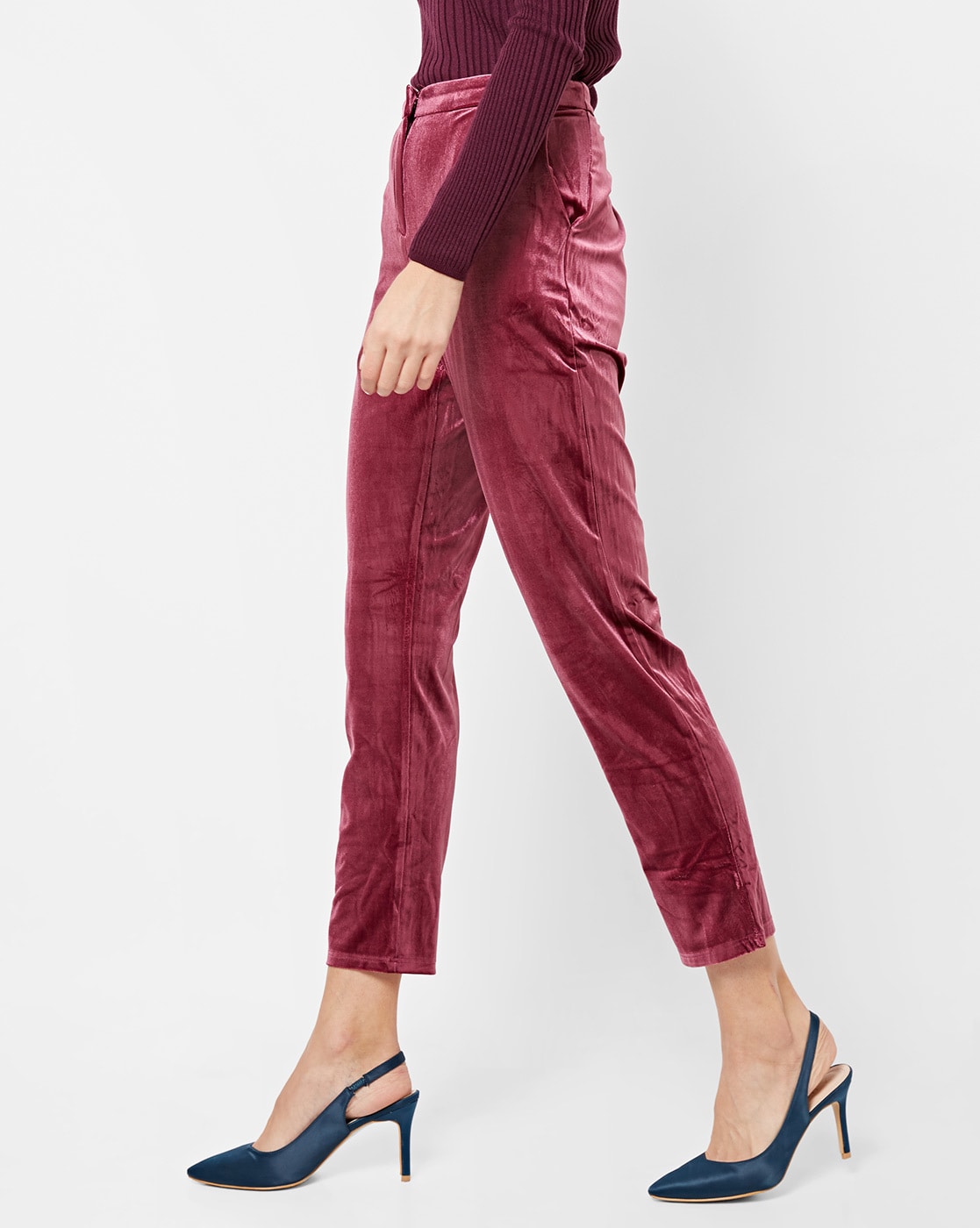 Burgundy Pants Summer Outfits For Women (48 ideas & outfits) | Burgundy  pants outfit, Velvet pants outfit, Burgundy pants