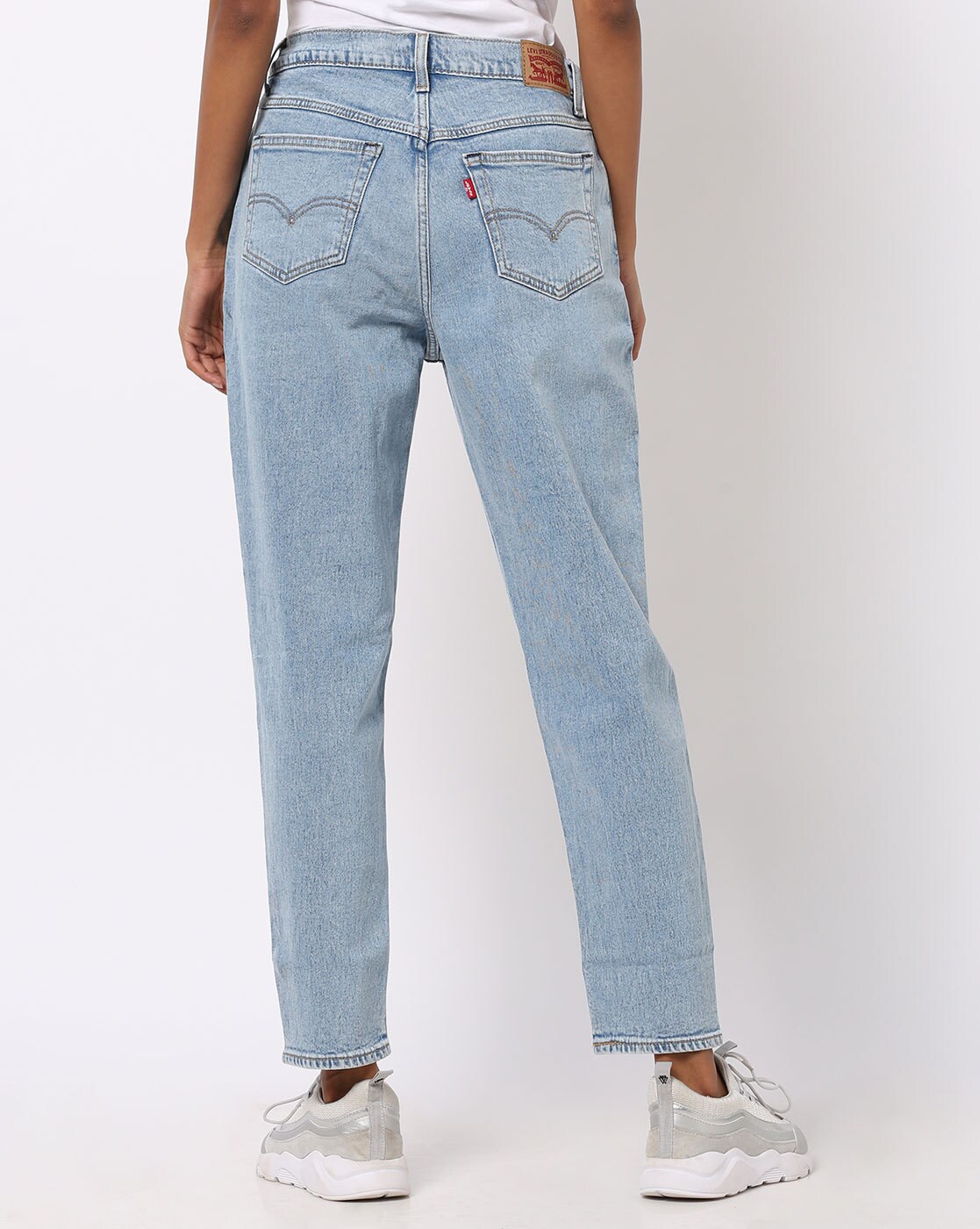 levi's distressed boyfriend jeans