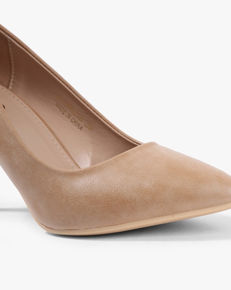 Pointed-Toe Pumps