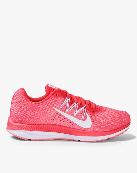 Nike free pink on sale outfit