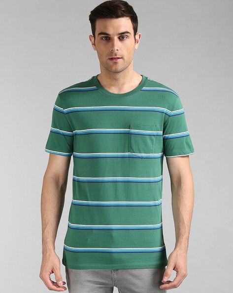 gap green shirt