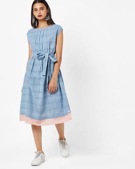 Pretty in a Line Women Dresses