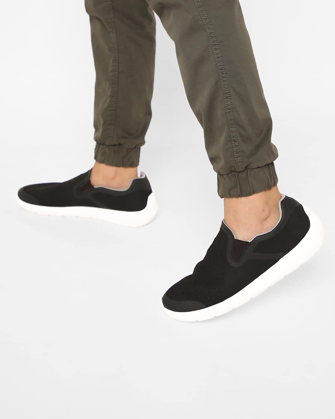 clarks perforated slip on
