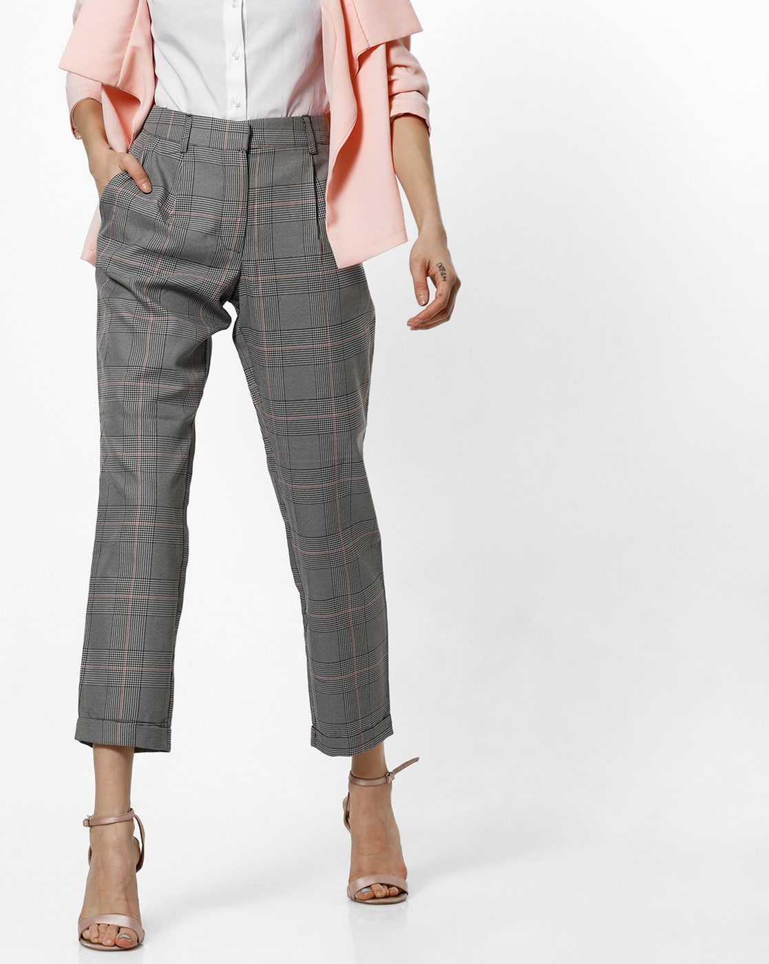 So Sage wearing a turtleneck with plaid pants | Plaid fashion, Work outfit,  Work outfits women