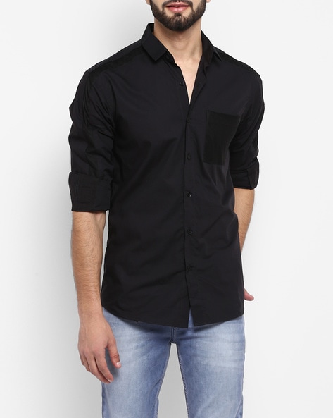 black shirt model