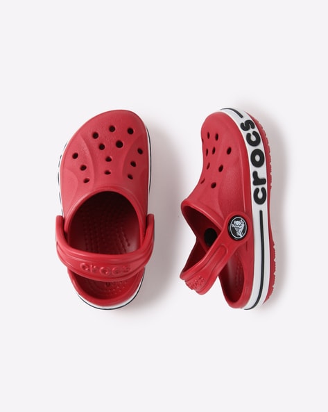red clogs crocs