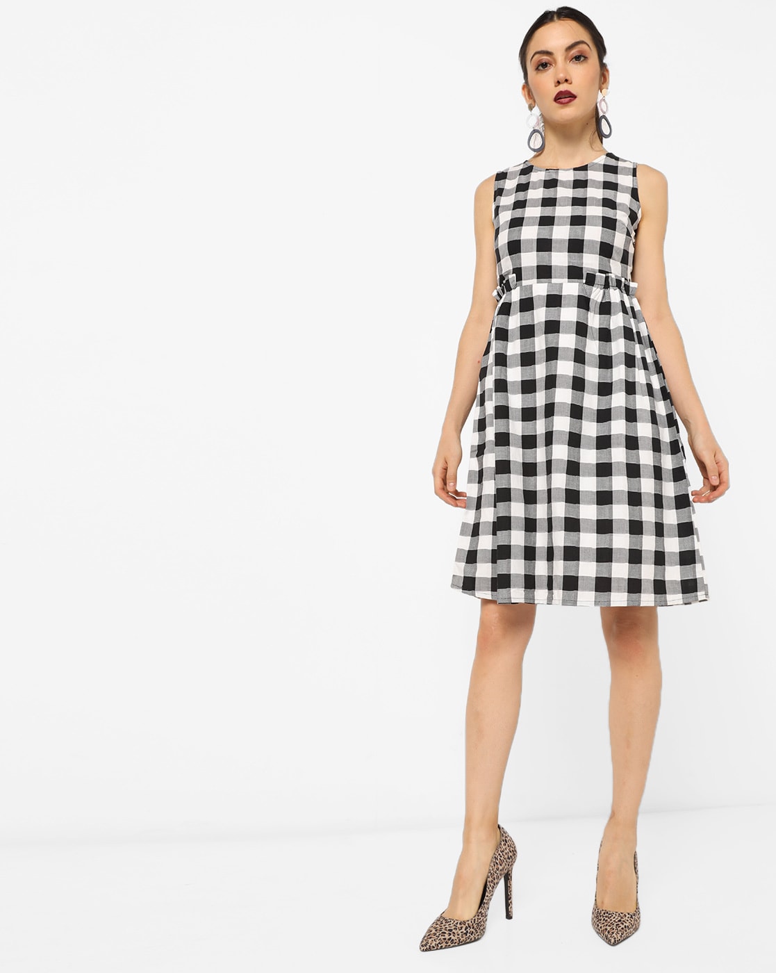 Long Black and White Checked Dress With Pockets and Wooden Buttons – uNidraa
