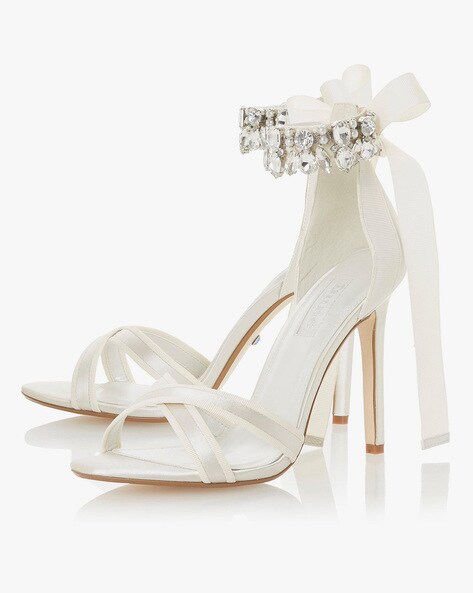 white heels dune