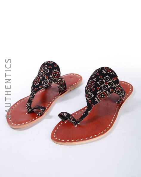 black flat chappals