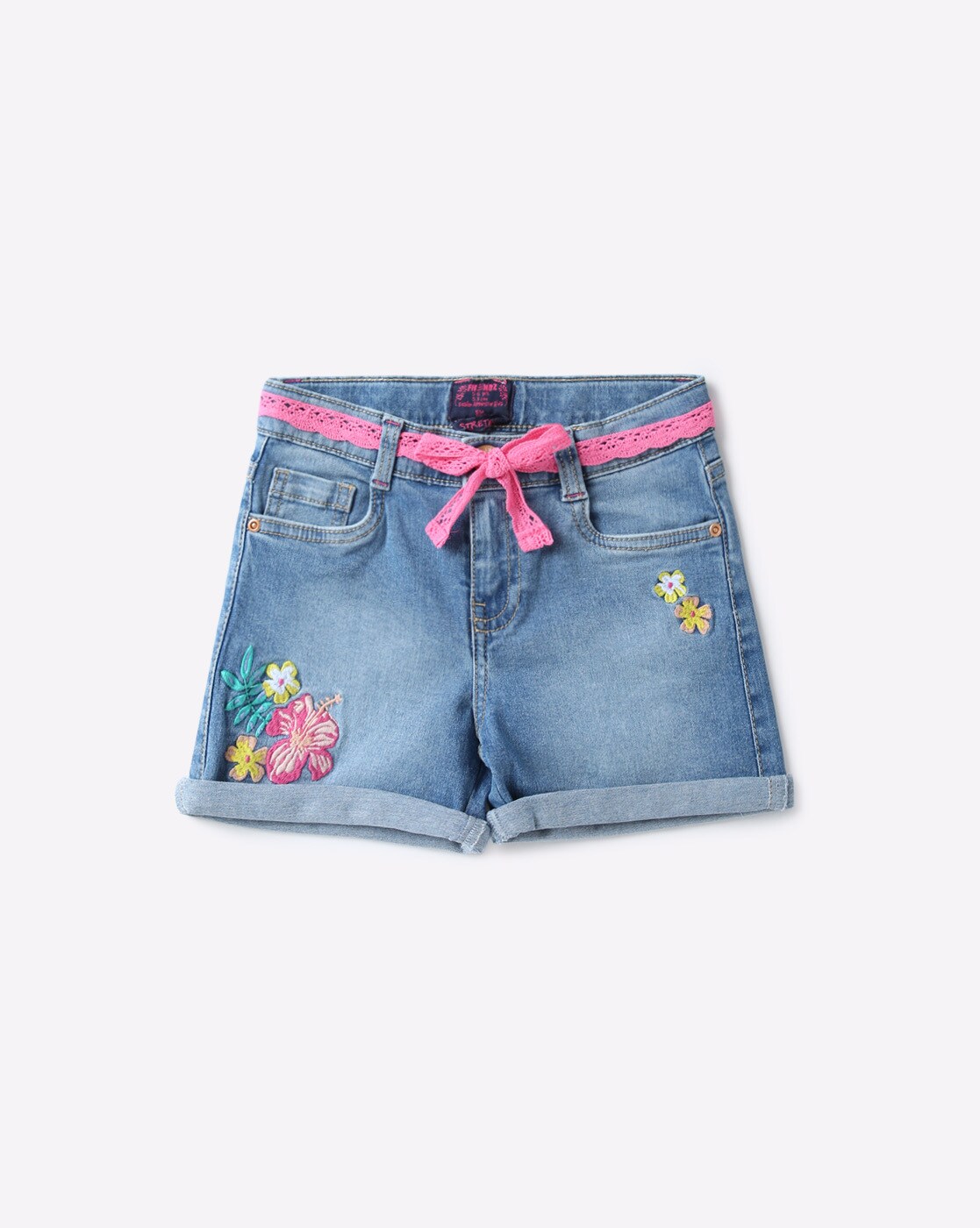 Summer #OOTD: 90s Floral Crop Top + Denim Shorts. | Le Stylo Rouge | Denim  shorts, Floral crop tops, Crop top with jeans