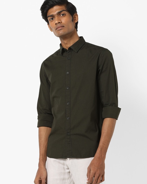 Buy online Mens Solid Casual Shirt from shirts for Men by Showoff for ₹849  at 66% off | 2024 Limeroad.com