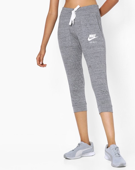 Nike Go Womens FirmSupport HighWaisted Capri Leggings with Pockets Plus  Size Nikecom