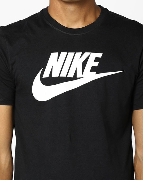 black nike t shirt