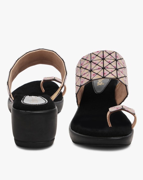 catwalk toe ring sandals