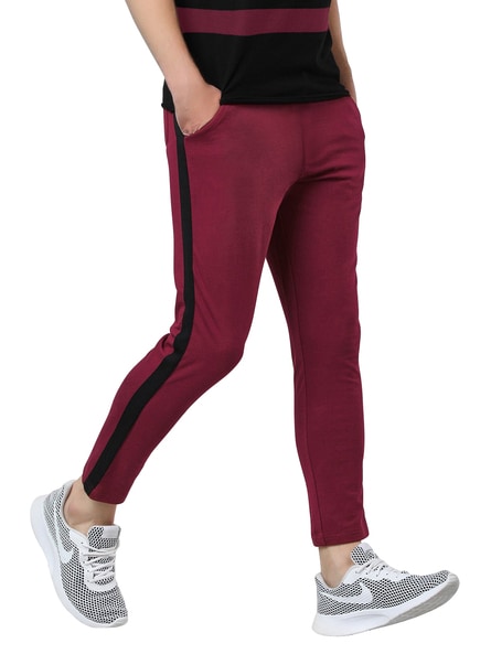 nike essentials slim sweatpants