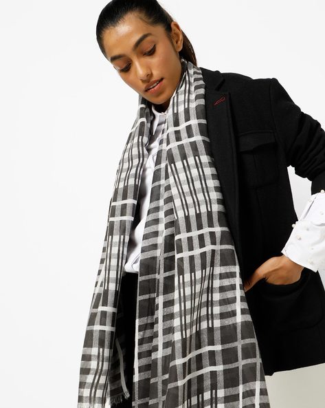 Checked Scarf with Frayed Edges Price in India