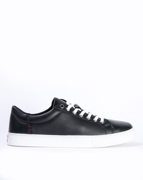 levi's textured lace up sneakers