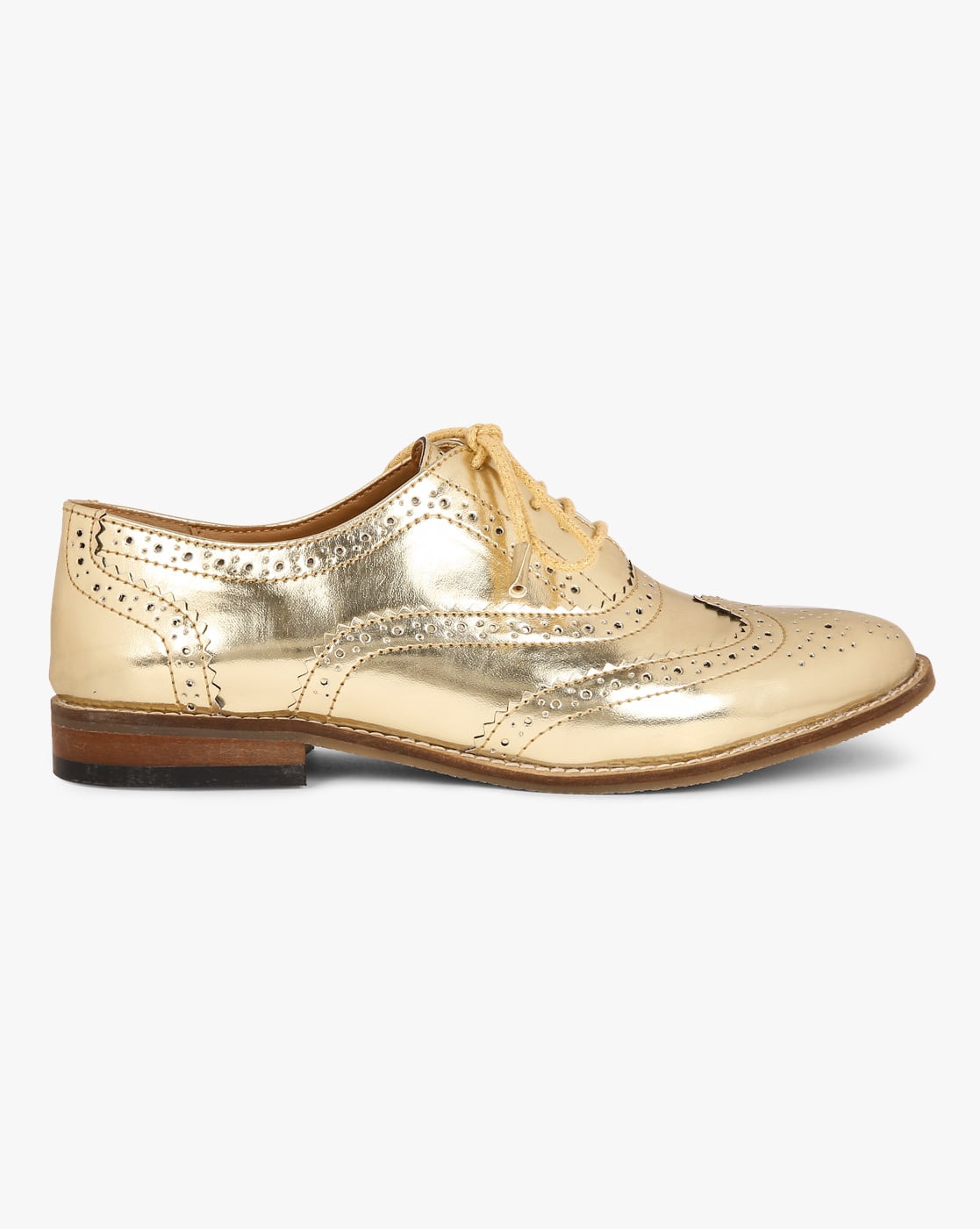 Oxford Shoes with Broguing