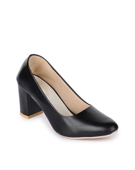 Round-Toe Pumps (Image - 1)