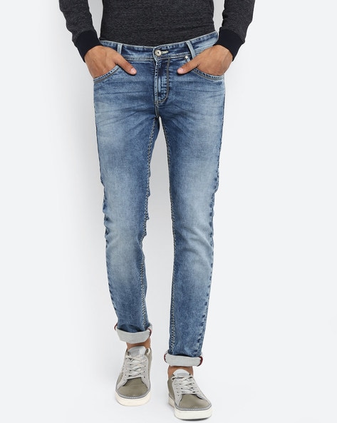 Mufti Light-Wash Relaxed Fit Jeans