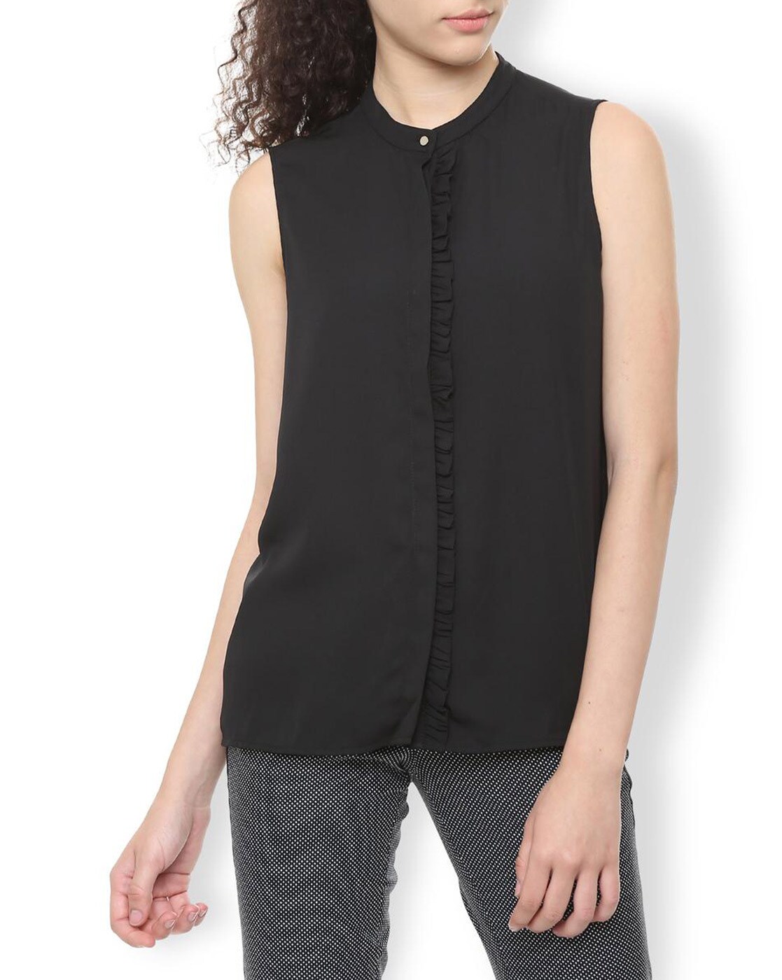 black sleeveless shirt with collar