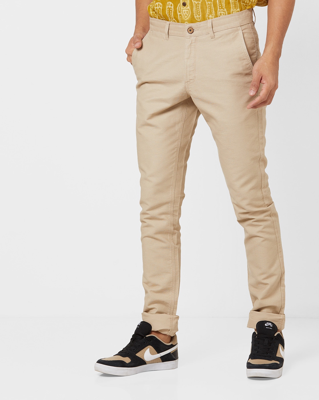 tapered fit pants
