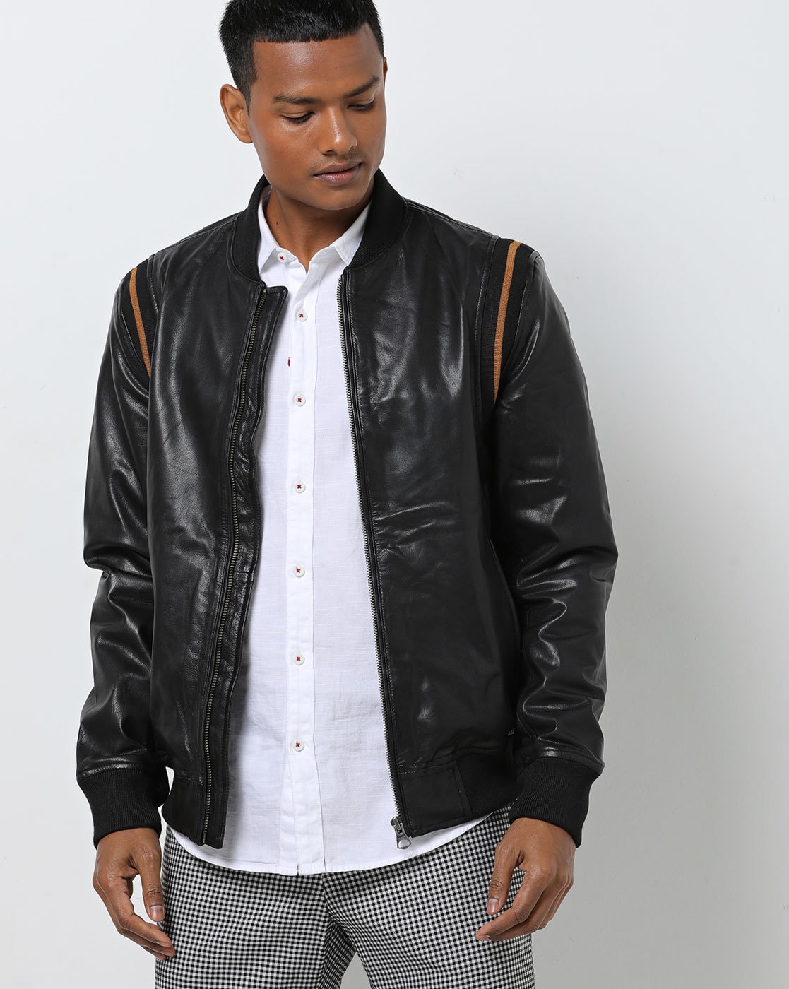 Buy Black Jackets & Coats for Men by ROADIES Online