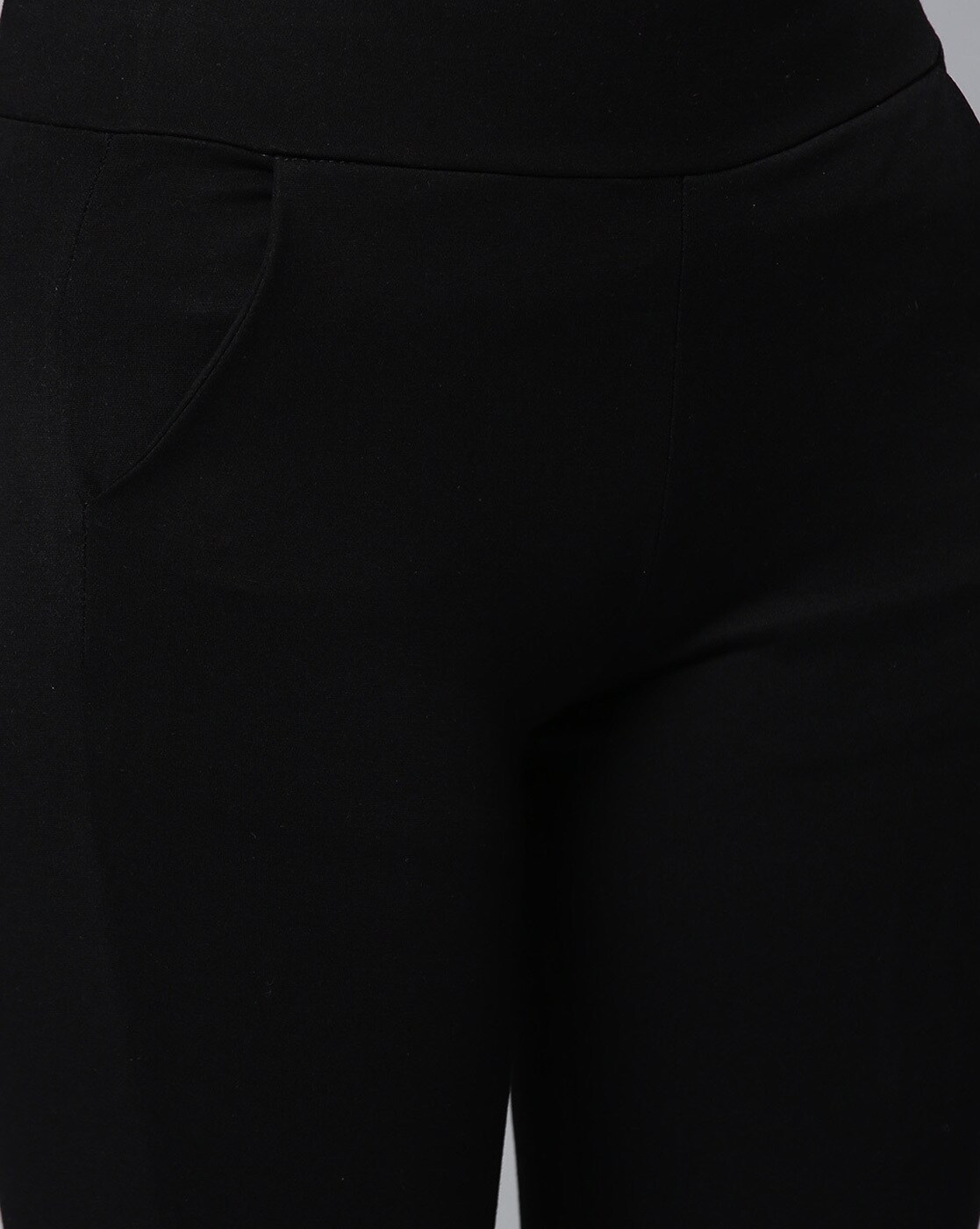 Buy Black Jeans & Jeggings for Women by HARPA Online