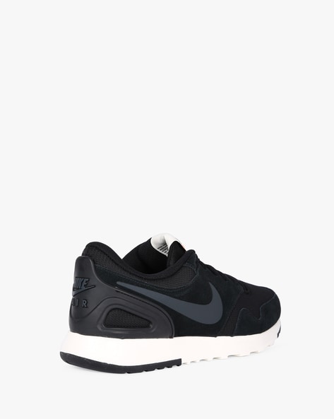 Nike hotsell vibenna black