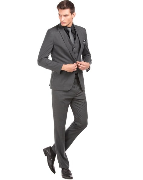 Buy online Beige Self Design Single Breasted Suit from top wear for Men by  Arrow for ₹5499 at 50% off | 2024 Limeroad.com