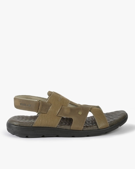 ajio woodland sandals