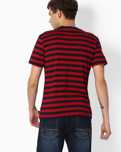 navy and red t shirt