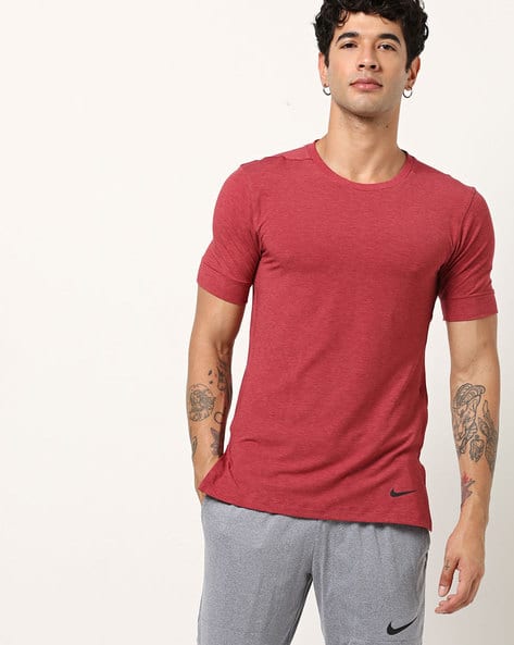 nike maroon t shirt