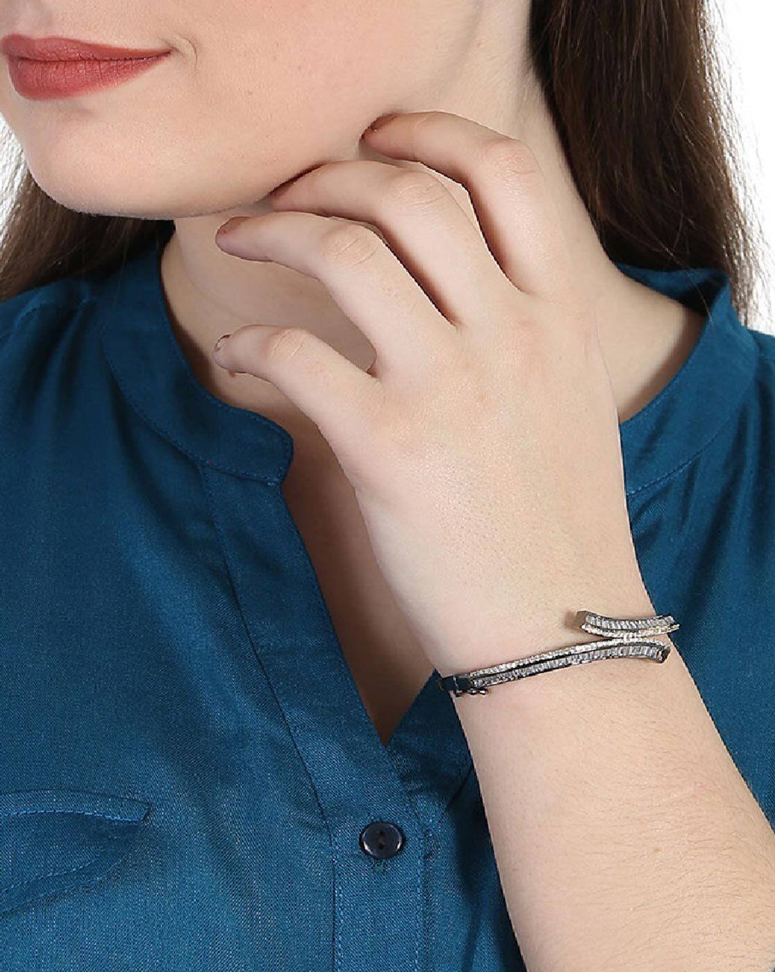 anika hand bracelet