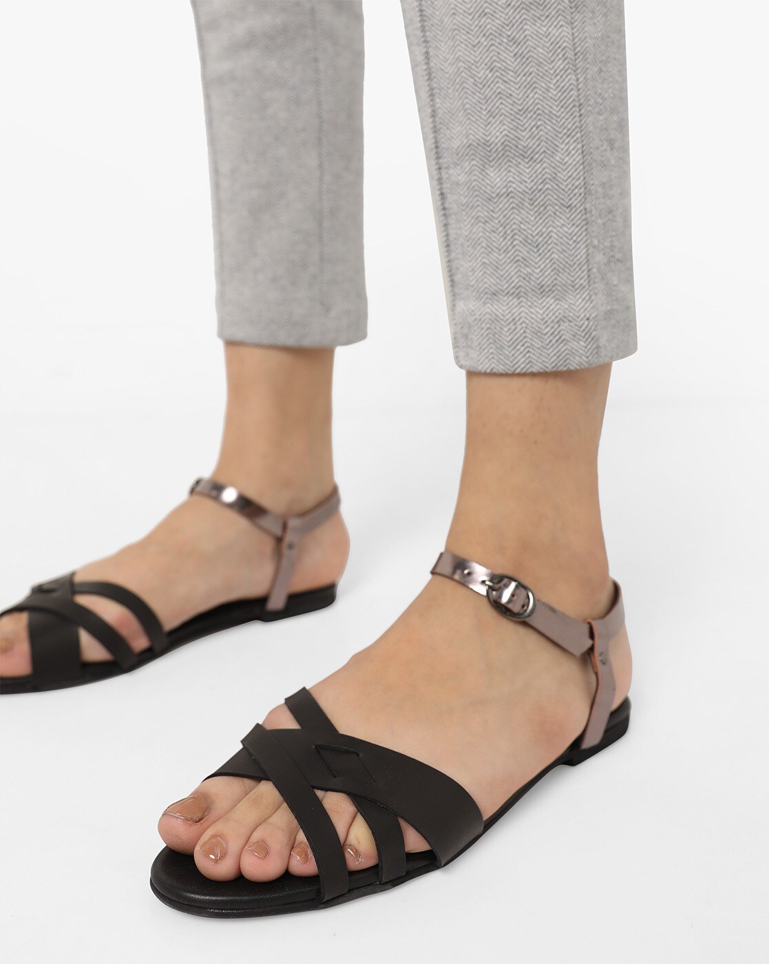 Square Toe Strappy Flat Sandals - Black