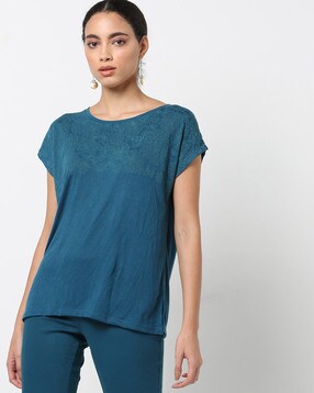 Heathered Round-Neck Top with Applique