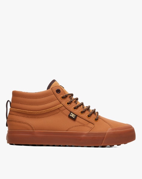 dc shoes tan