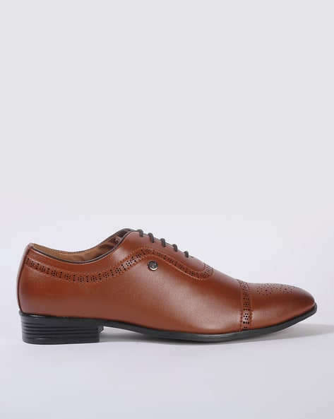 Derby Shoes with Brouging
