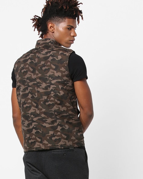 Camouflage on sale sleeveless jacket