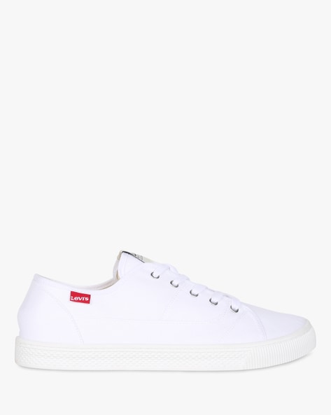 white levi's canvas shoes