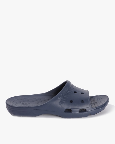 crocs coast flip flop