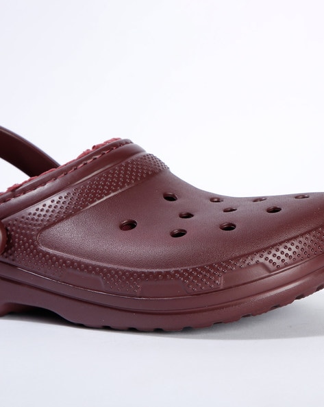 Burgundy lined online crocs