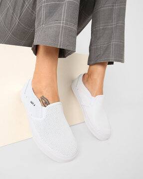 ajio vans shoes